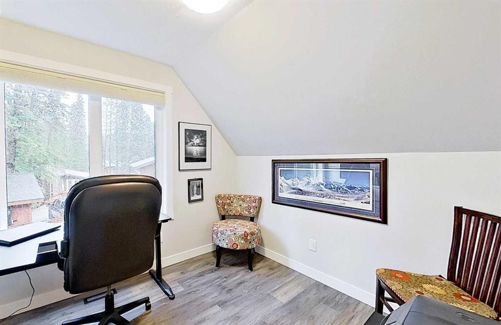 15 Echlin Court, Bragg Creek, AB - Indoor Photo Showing Office