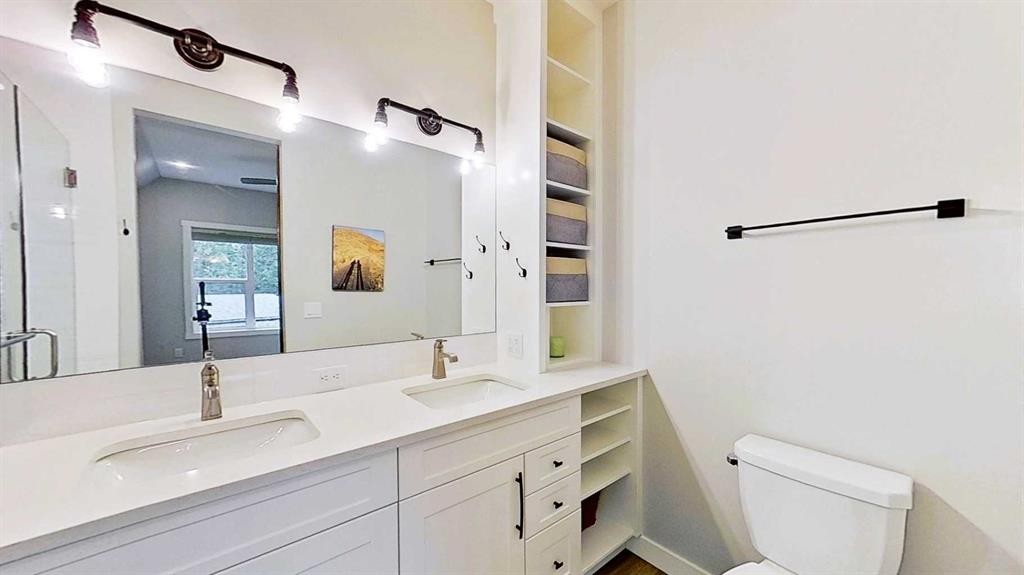15 Echlin Court, Bragg Creek, AB - Indoor Photo Showing Bathroom