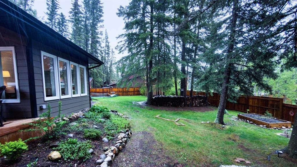 15 Echlin Court, Bragg Creek, AB - Outdoor