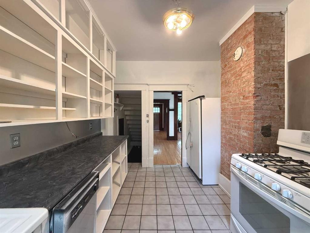 332 12 Avenue Nw, Calgary, AB