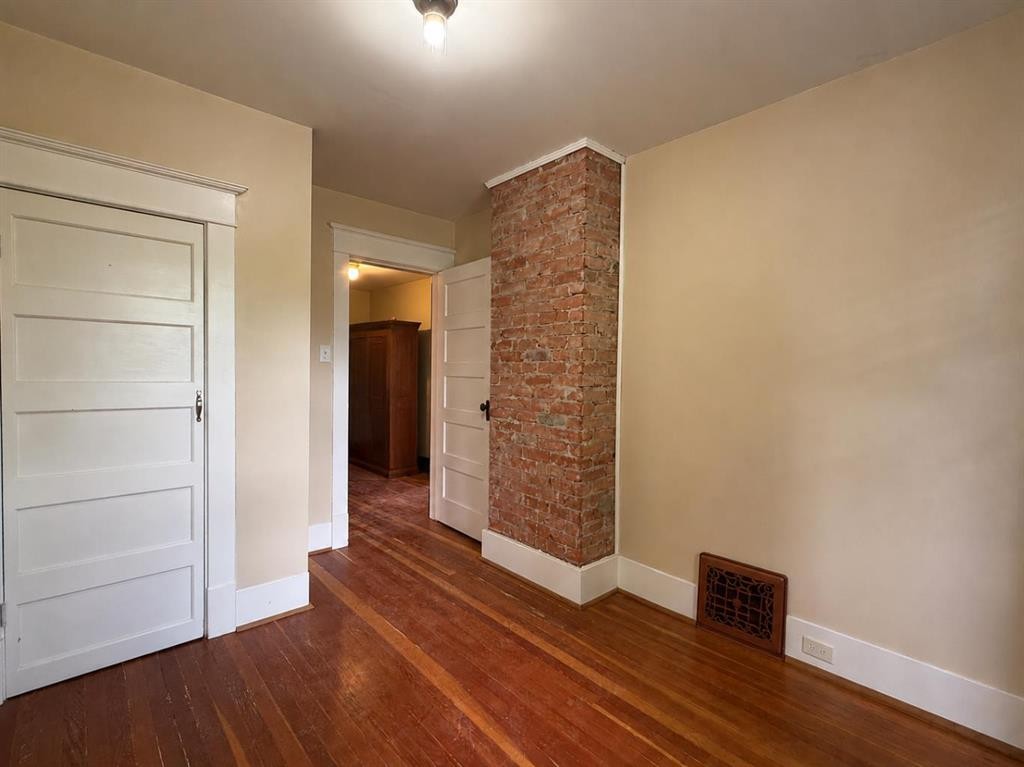 332 12 Avenue Nw, Calgary, AB