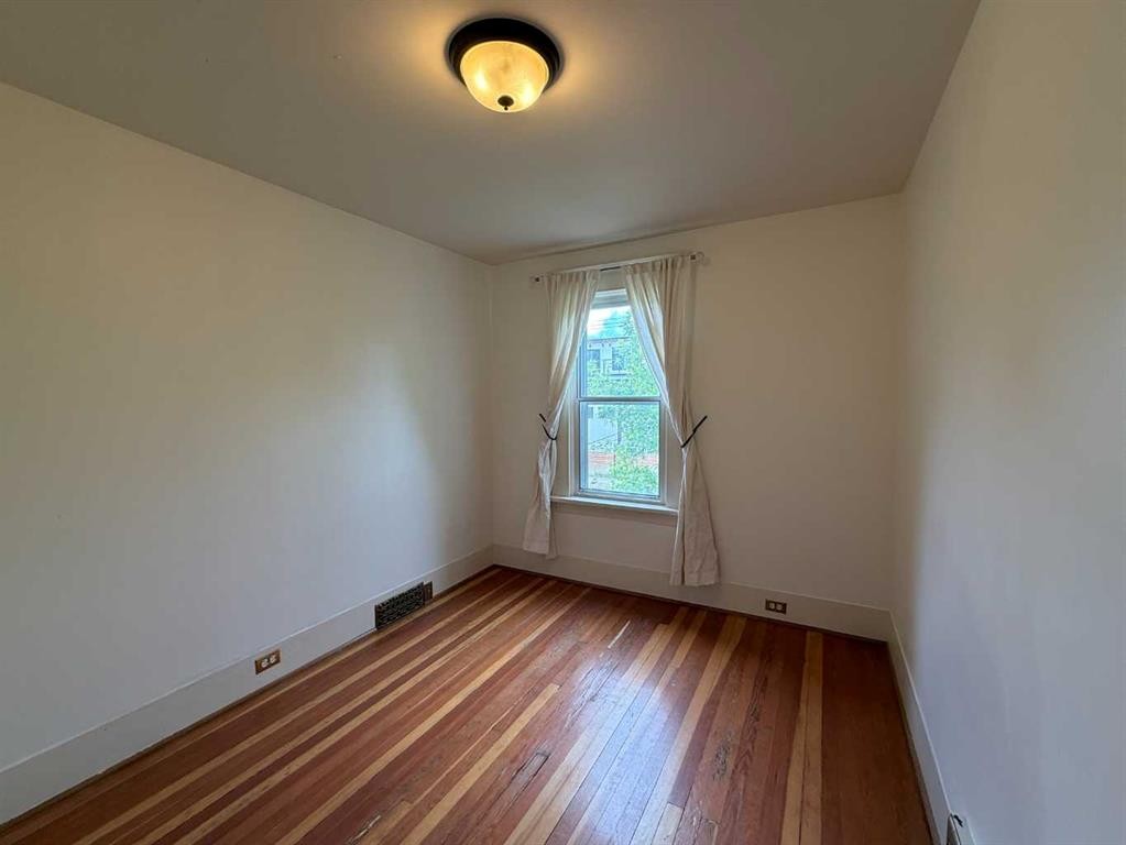 332 12 Avenue Nw, Calgary, AB