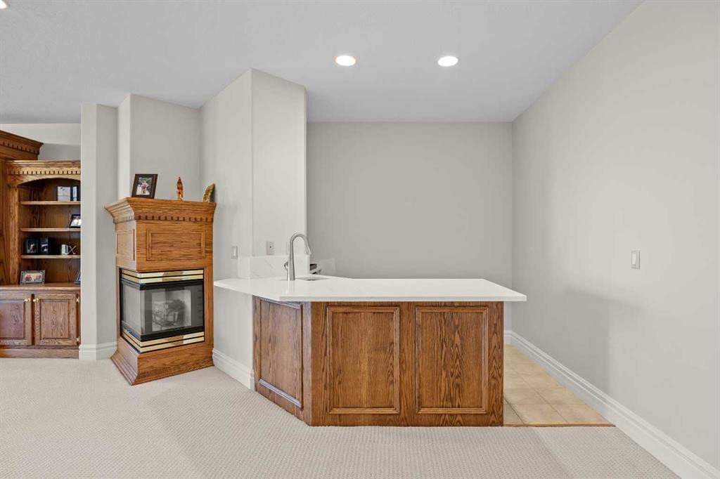 4580 Hamptons Way Nw, Calgary, AB - Indoor Photo Showing Living Room