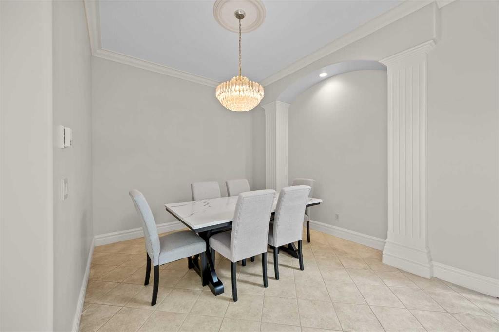 4580 Hamptons Way Nw, Calgary, AB - Indoor Photo Showing Other Room
