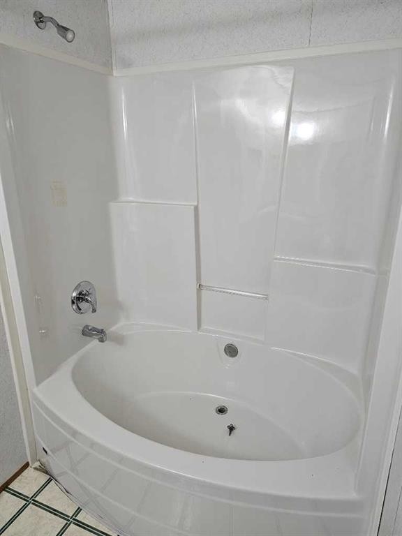 64 Westover Avenue, Claresholm, AB - Indoor Photo Showing Bathroom