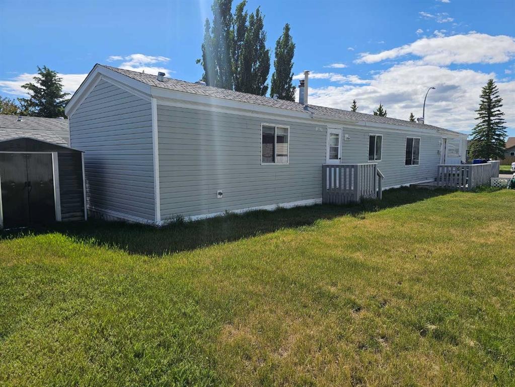 64 Westover Avenue, Claresholm, AB - Outdoor