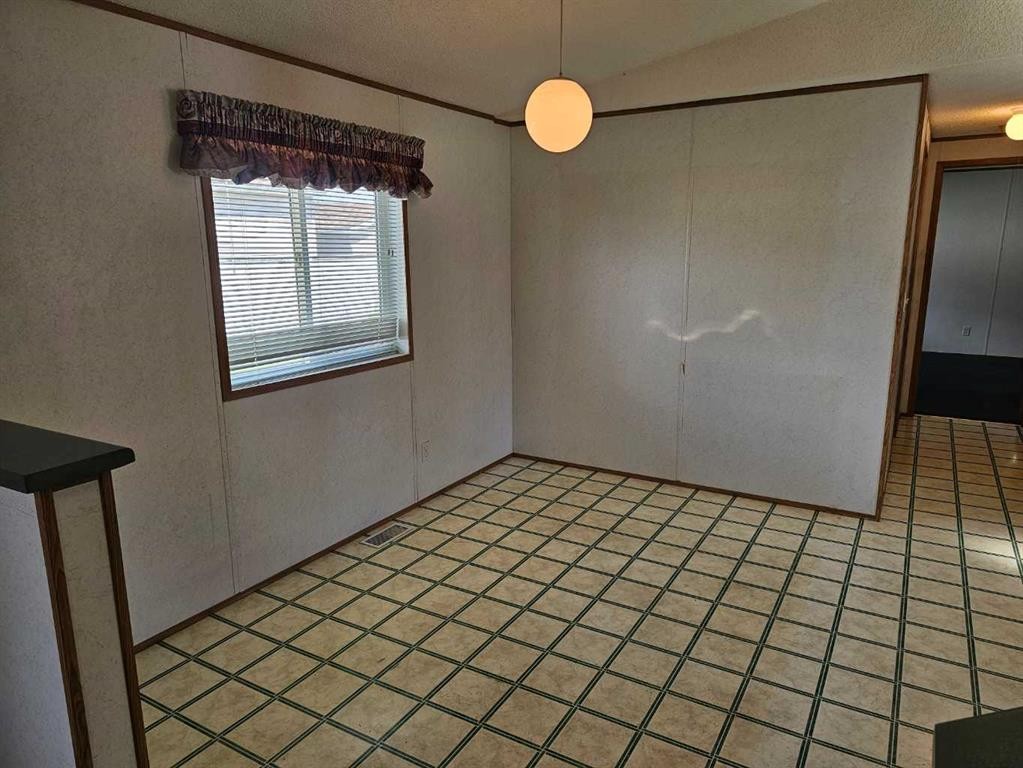 64 Westover Avenue, Claresholm, AB - Indoor Photo Showing Other Room