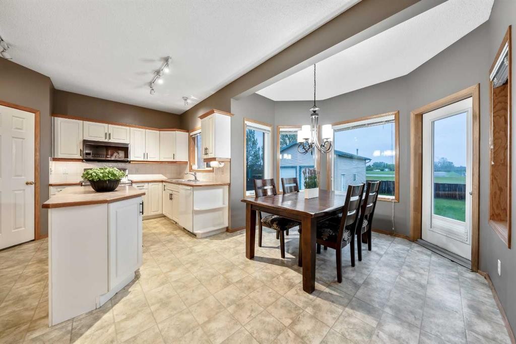 46 4 Street Ne, Langdon, AB - Indoor