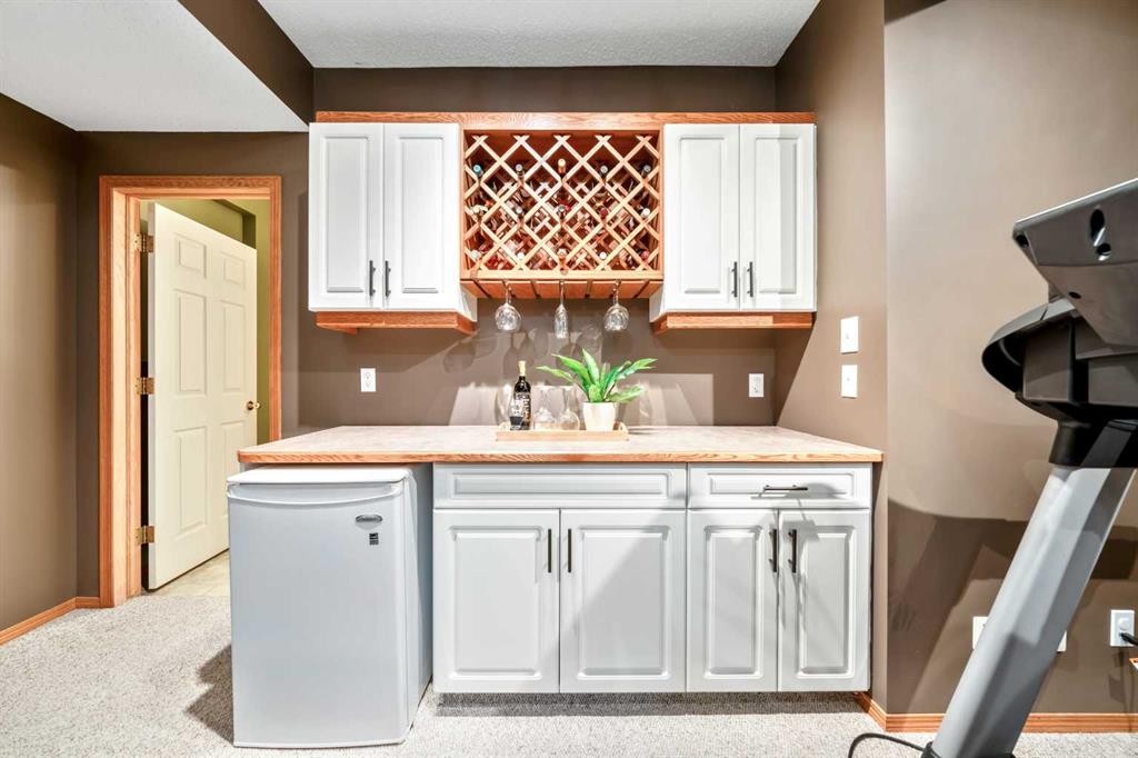 46 4 Street Ne, Langdon, AB - Indoor