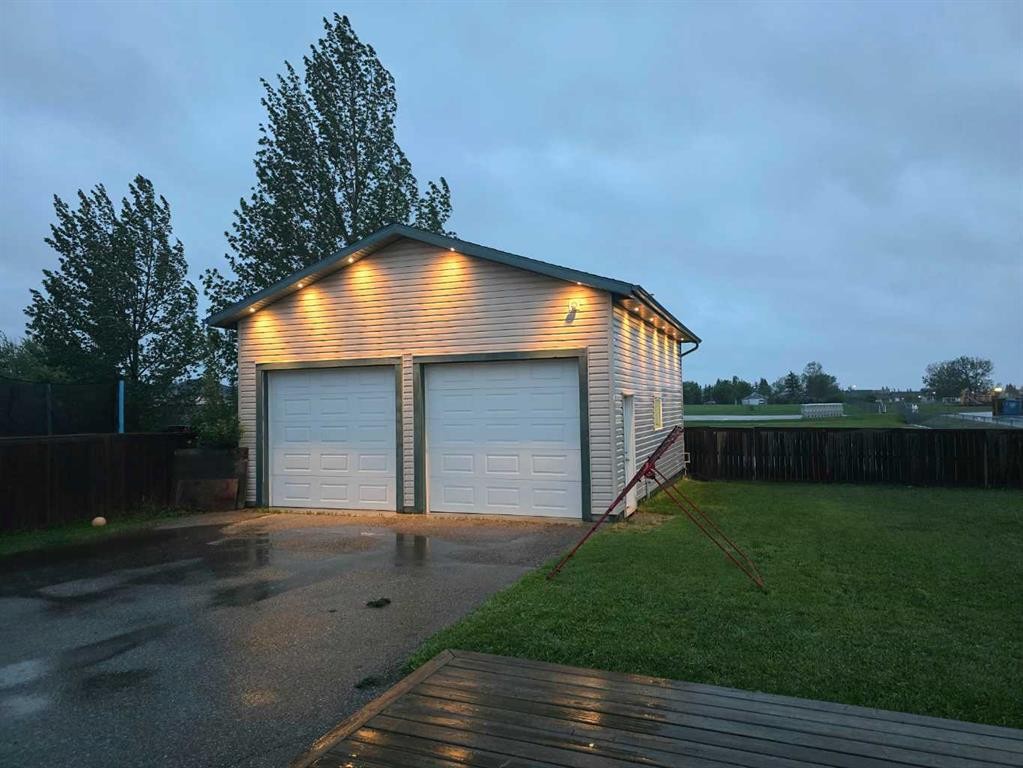 46 4 Street Ne, Langdon, AB - Outdoor