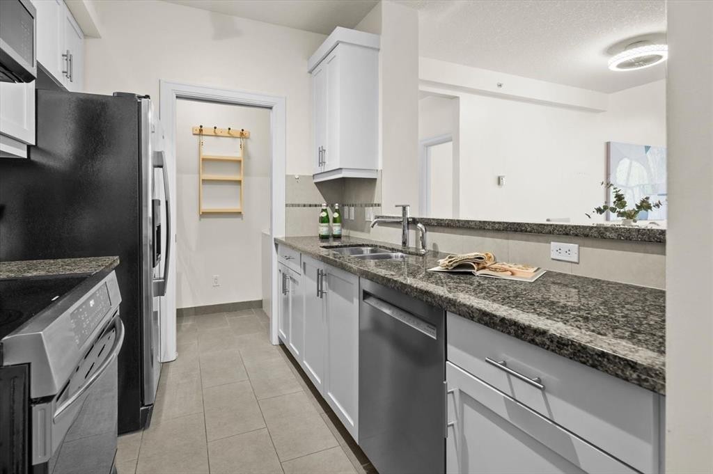 303-518 33 Street Nw, Calgary, AB