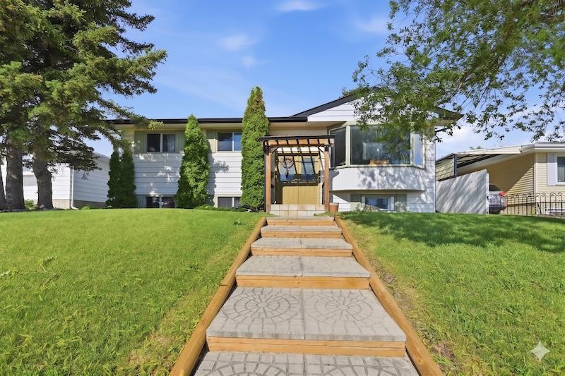 7115 Huntercrest Road Nw, Calgary, AB - Outdoor
