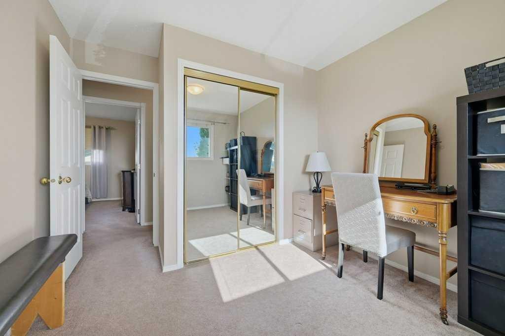 7115 Huntercrest Road Nw, Calgary, AB - Indoor