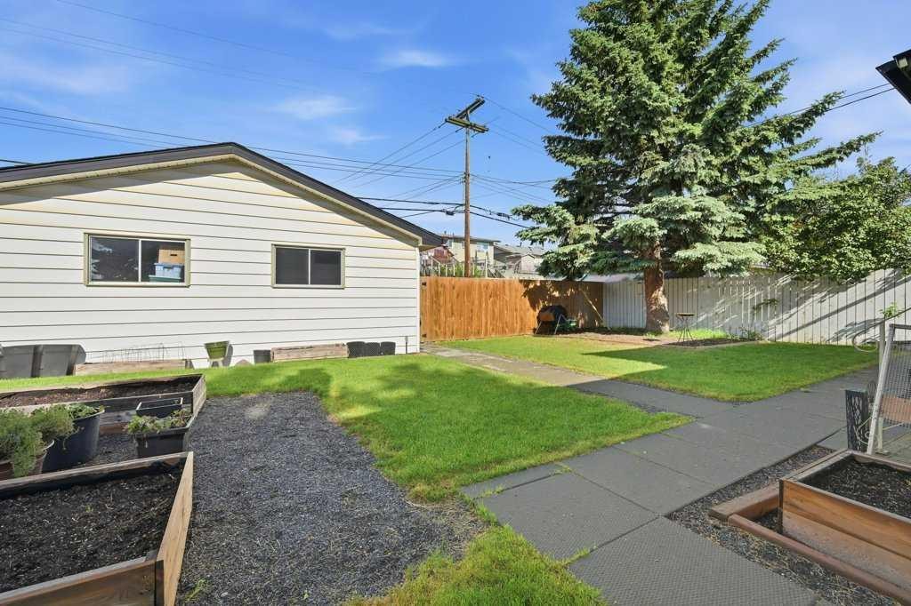 7115 Huntercrest Road Nw, Calgary, AB - Outdoor