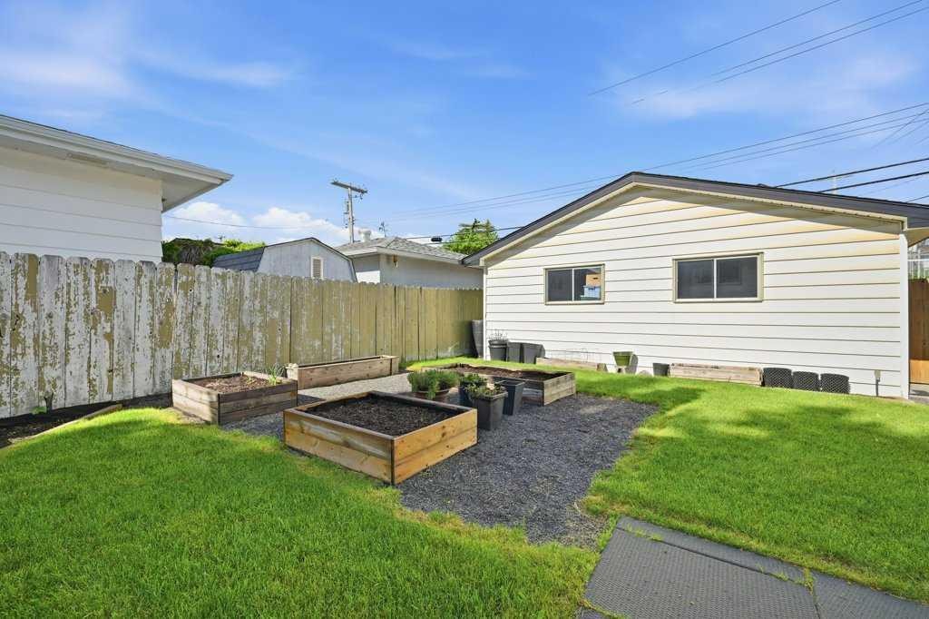 7115 Huntercrest Road Nw, Calgary, AB - Outdoor