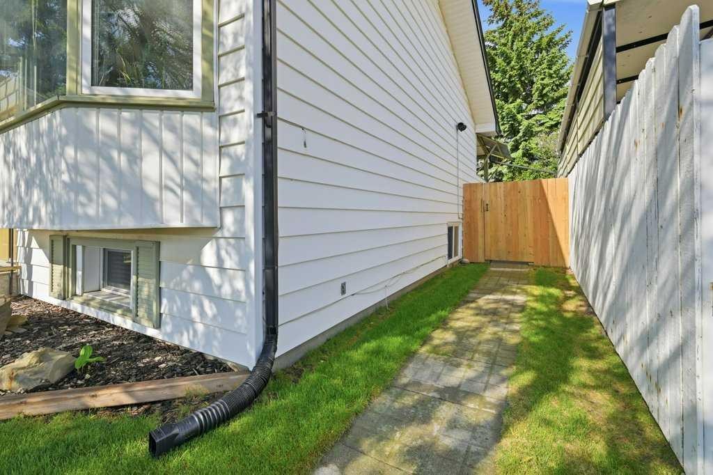 7115 Huntercrest Road Nw, Calgary, AB - Outdoor With Exterior