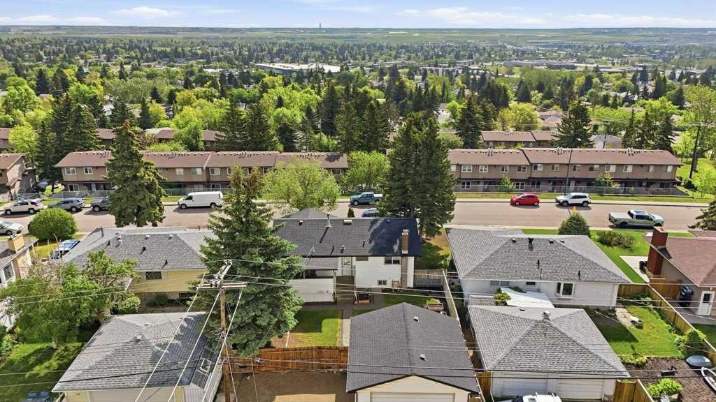 7115 Huntercrest Road Nw, Calgary, AB - Outdoor With View