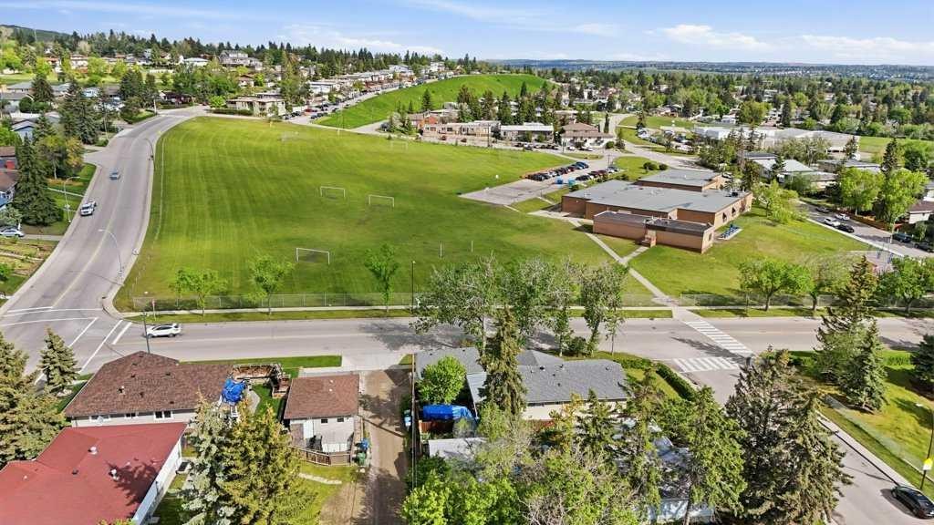 7115 Huntercrest Road Nw, Calgary, AB - Outdoor With View
