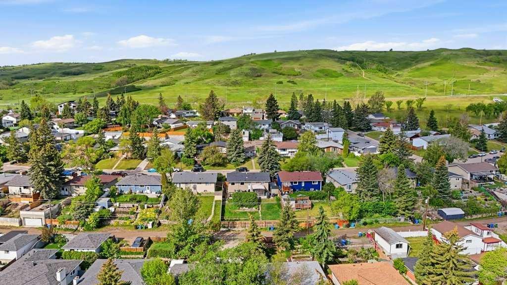 7115 Huntercrest Road Nw, Calgary, AB - Outdoor With View
