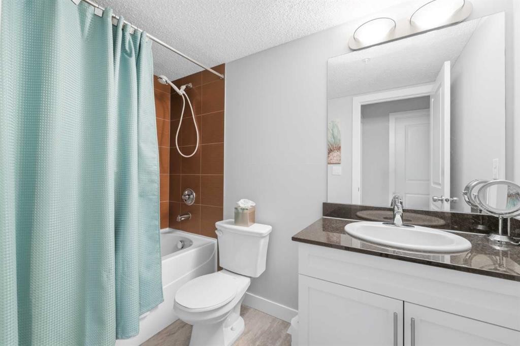 1219-625 Glenbow Drive, Cochrane, AB - Indoor Photo Showing Bathroom