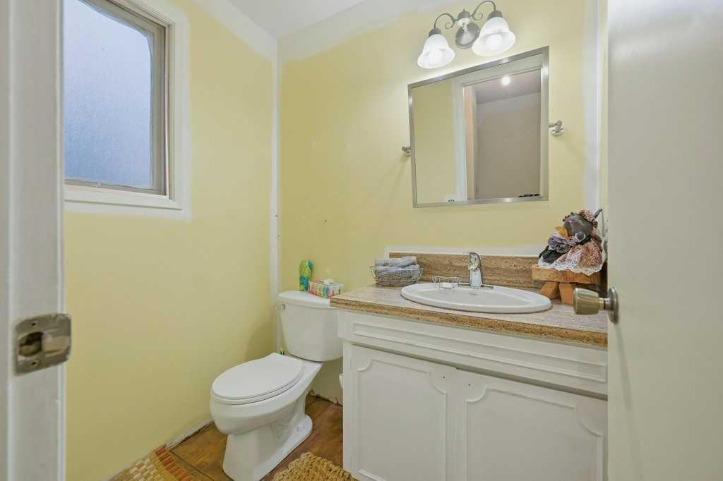 9824 19 Street Sw, Calgary, AB