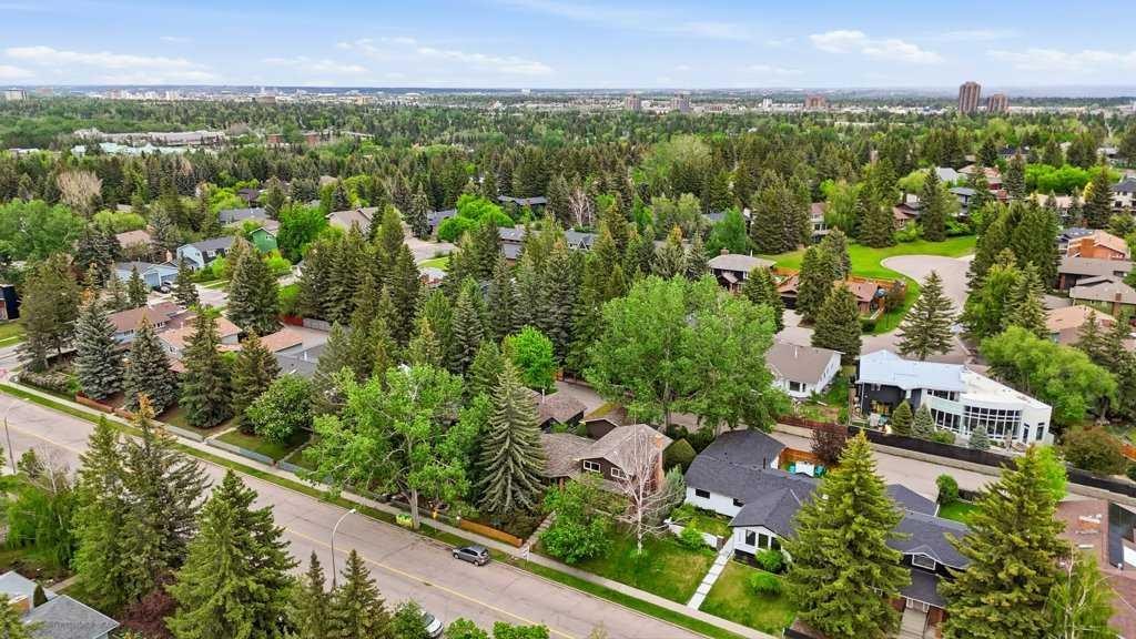 9824 19 Street Sw, Calgary, AB