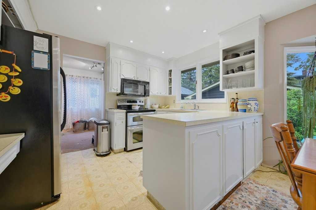 9824 19 Street Sw, Calgary, AB