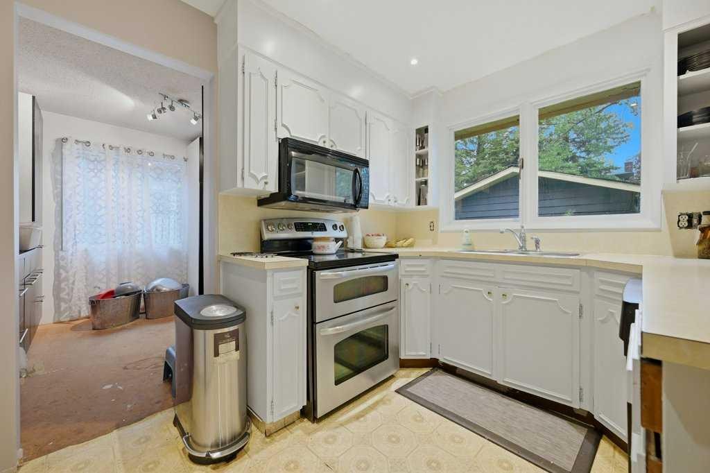 9824 19 Street Sw, Calgary, AB