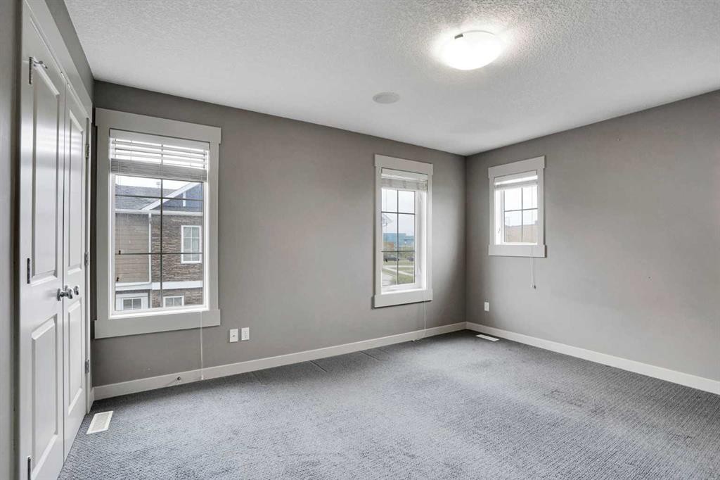 124 Lavender Link, Chestermere, AB - Indoor Photo Showing Other Room