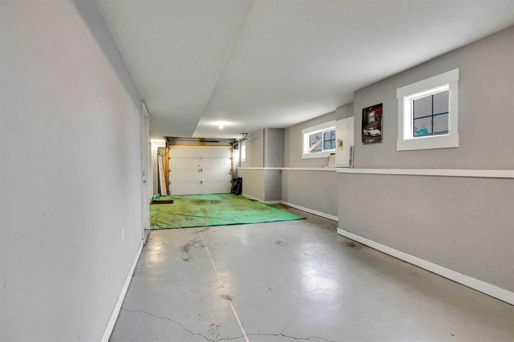 124 Lavender Link, Chestermere, AB - Indoor Photo Showing Other Room