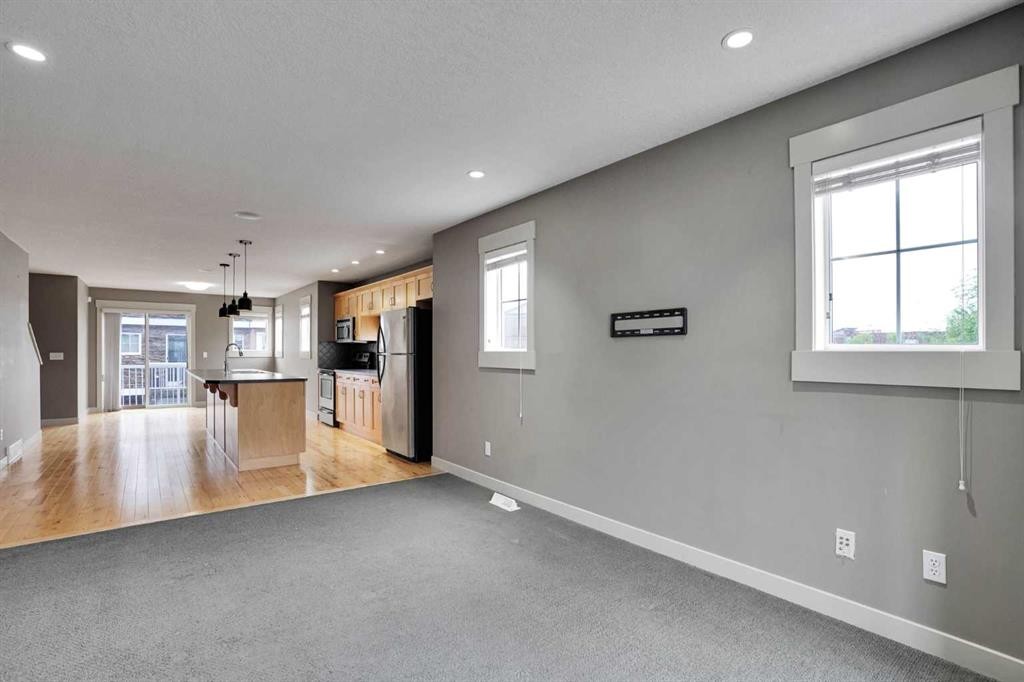 124 Lavender Link, Chestermere, AB - Indoor Photo Showing Other Room