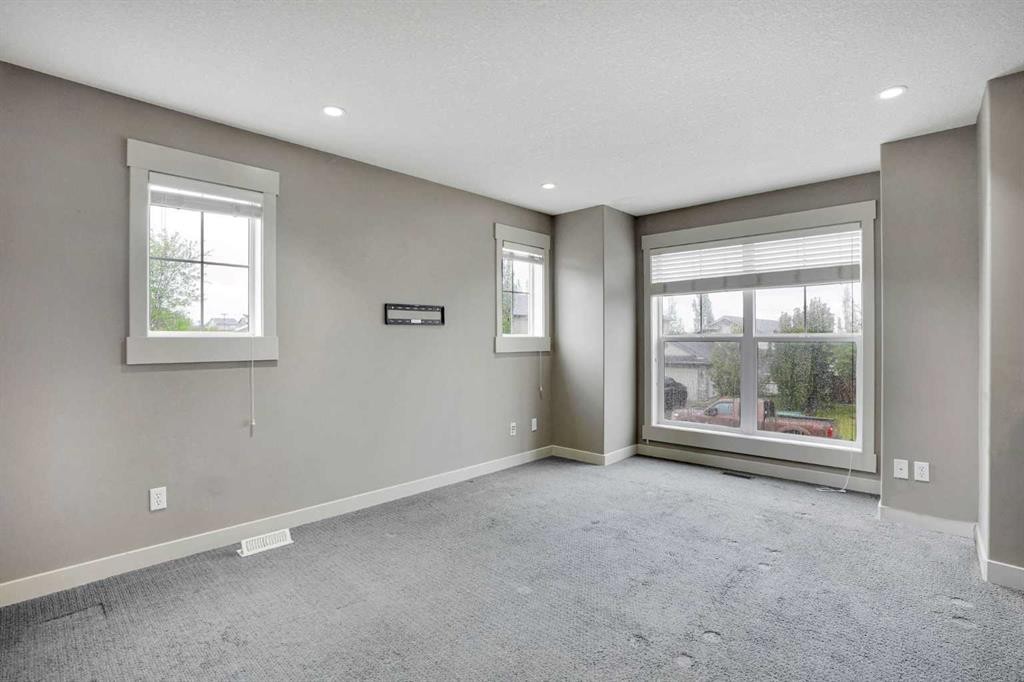 124 Lavender Link, Chestermere, AB - Indoor Photo Showing Other Room