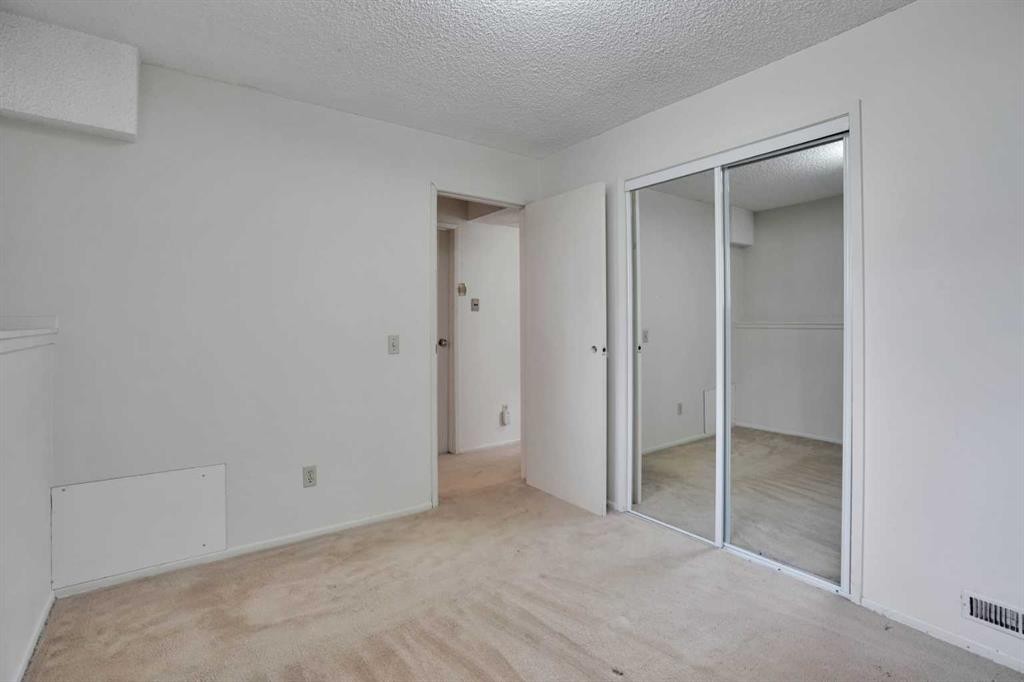 1104 53C Street Se, Calgary, AB