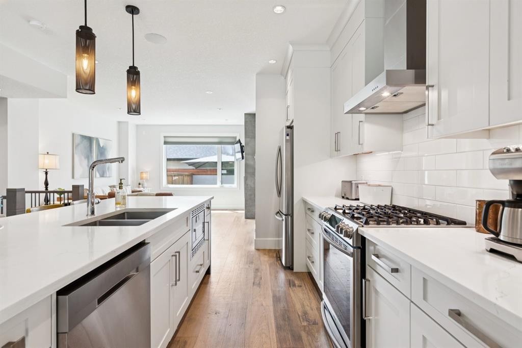 4803 19 Avenue Nw, Calgary, AB