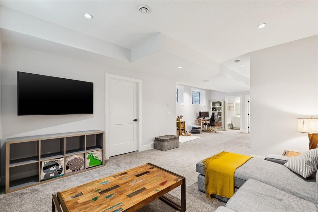4803 19 Avenue Nw, Calgary, AB