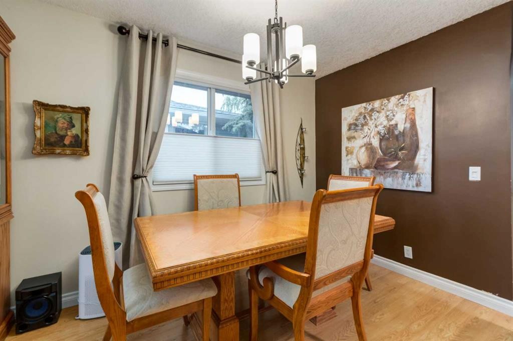 120 Silverthorn Way Nw, Calgary, AB