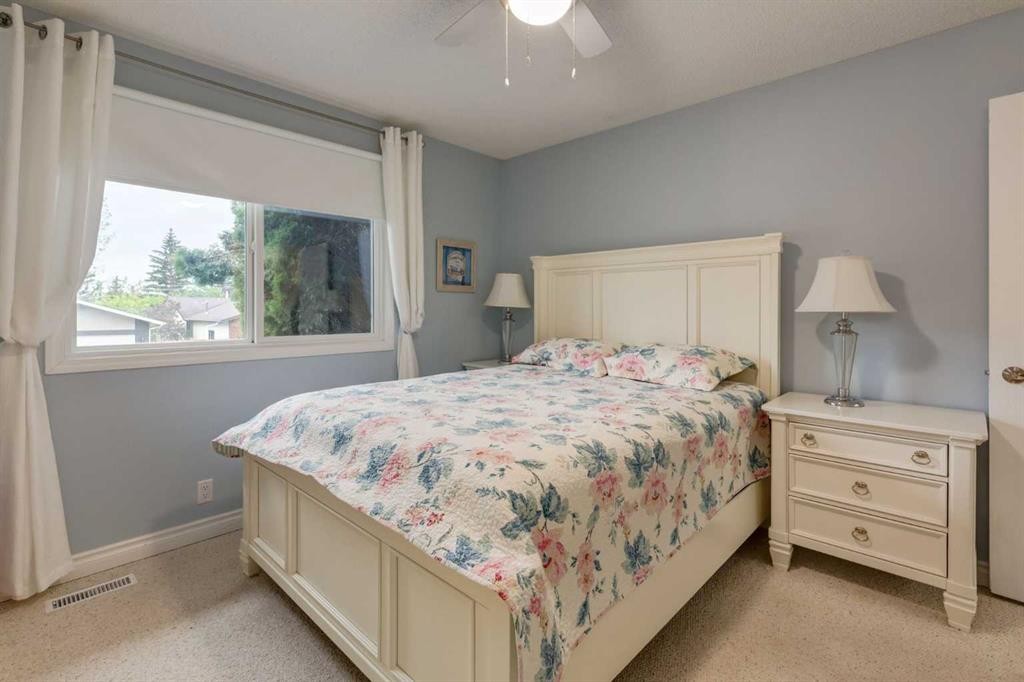 120 Silverthorn Way Nw, Calgary, AB