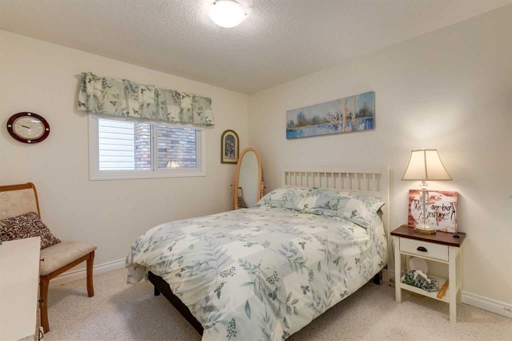 120 Silverthorn Way Nw, Calgary, AB
