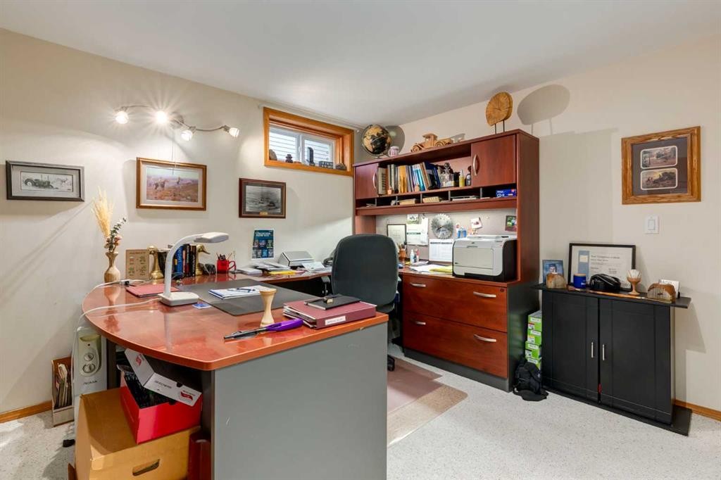 120 Silverthorn Way Nw, Calgary, AB