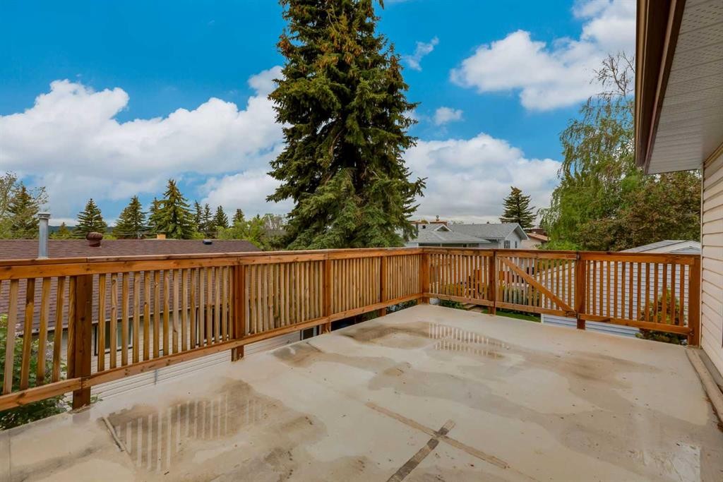 120 Silverthorn Way Nw, Calgary, AB