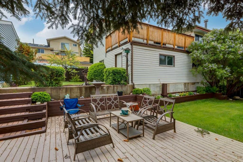 120 Silverthorn Way Nw, Calgary, AB