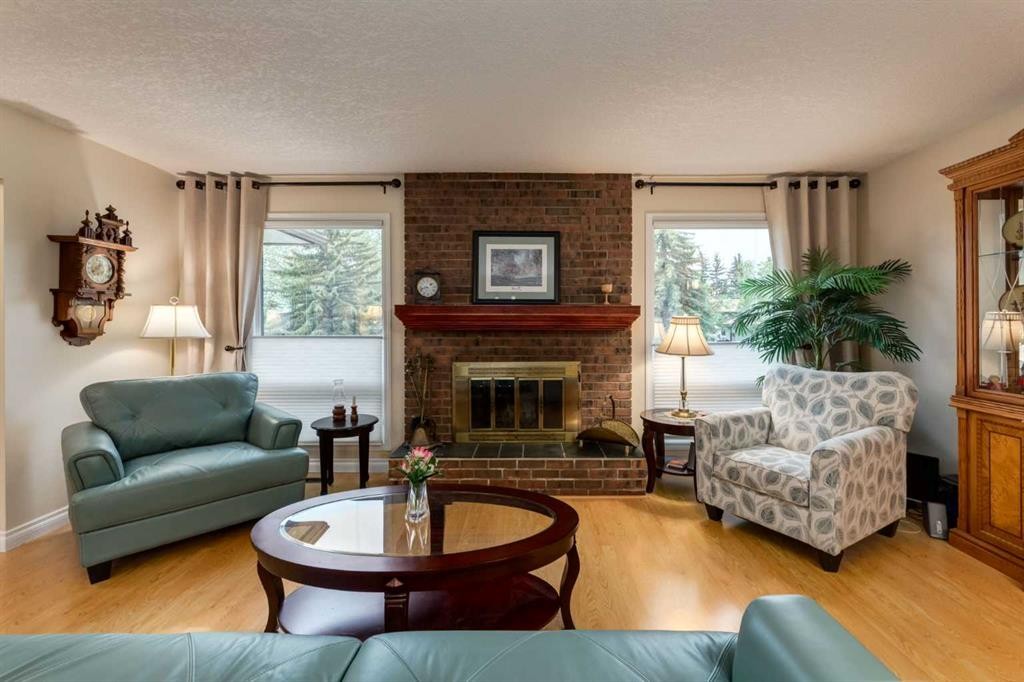 120 Silverthorn Way Nw, Calgary, AB