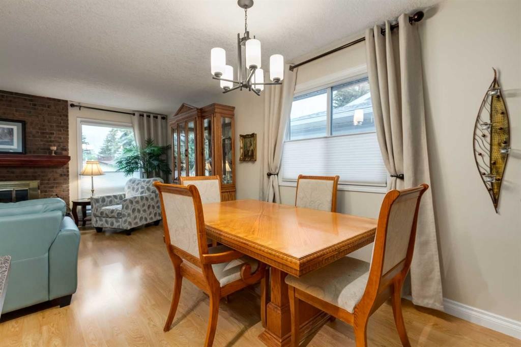 120 Silverthorn Way Nw, Calgary, AB