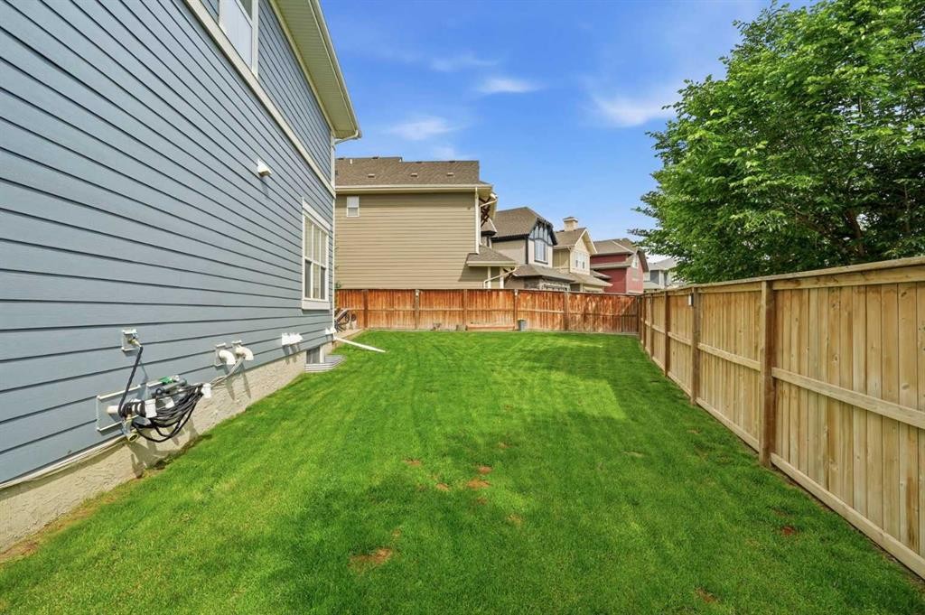 6 Mahogany Lane Se, Calgary, AB - Outdoor