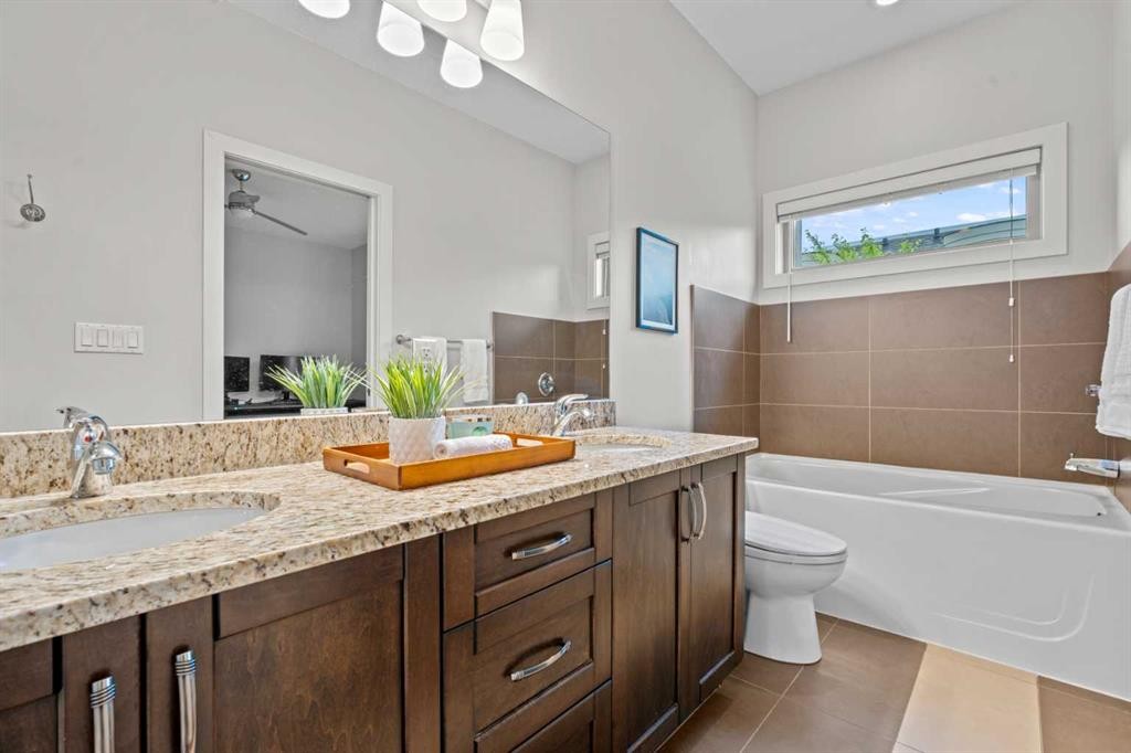 3-1916 36 Street Sw, Calgary, AB - Indoor Photo Showing Bathroom