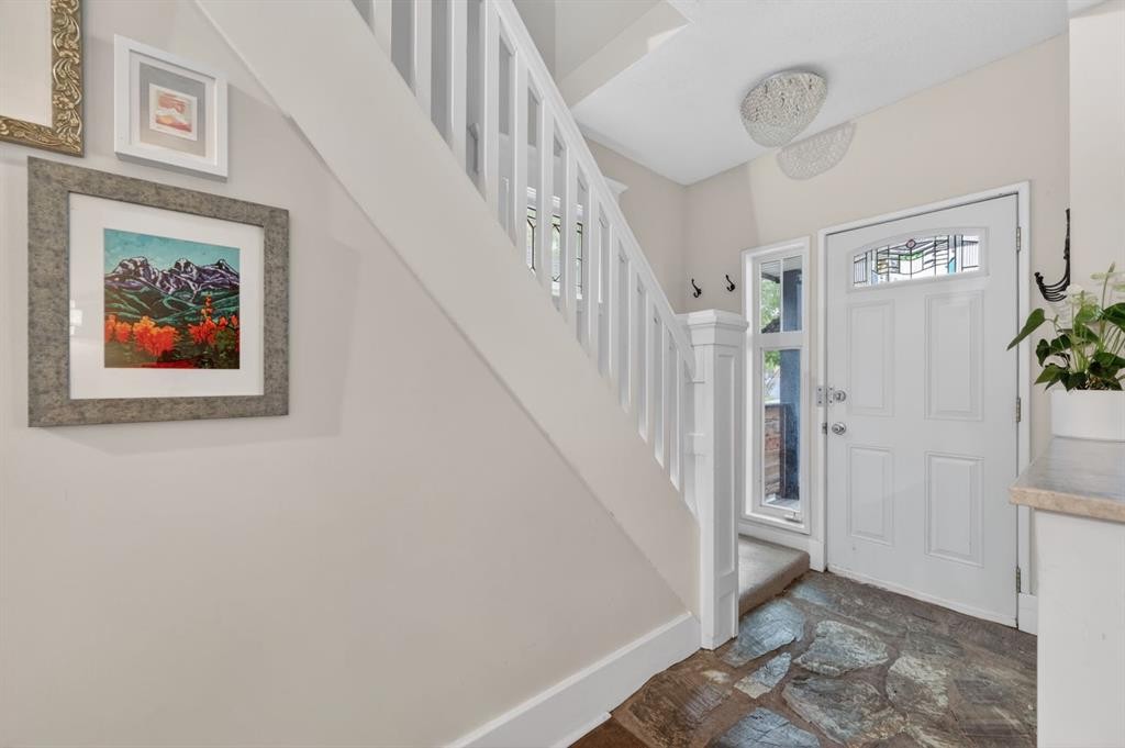 447 Marsh Road Ne, Calgary, AB - Indoor Photo Showing Other Room