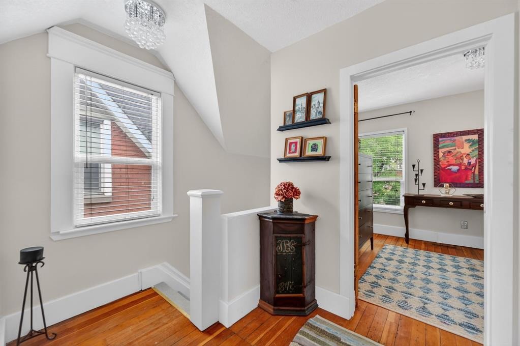 447 Marsh Road Ne, Calgary, AB - Indoor Photo Showing Other Room