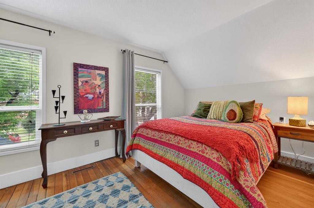 447 Marsh Road Ne, Calgary, AB - Indoor Photo Showing Bedroom