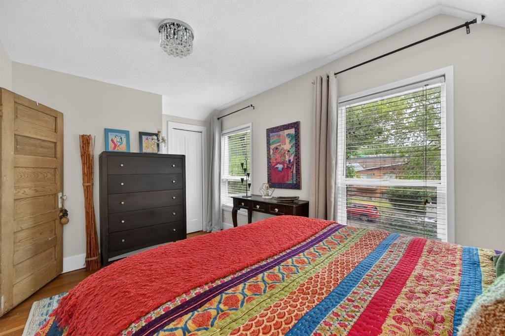 447 Marsh Road Ne, Calgary, AB - Indoor Photo Showing Bedroom
