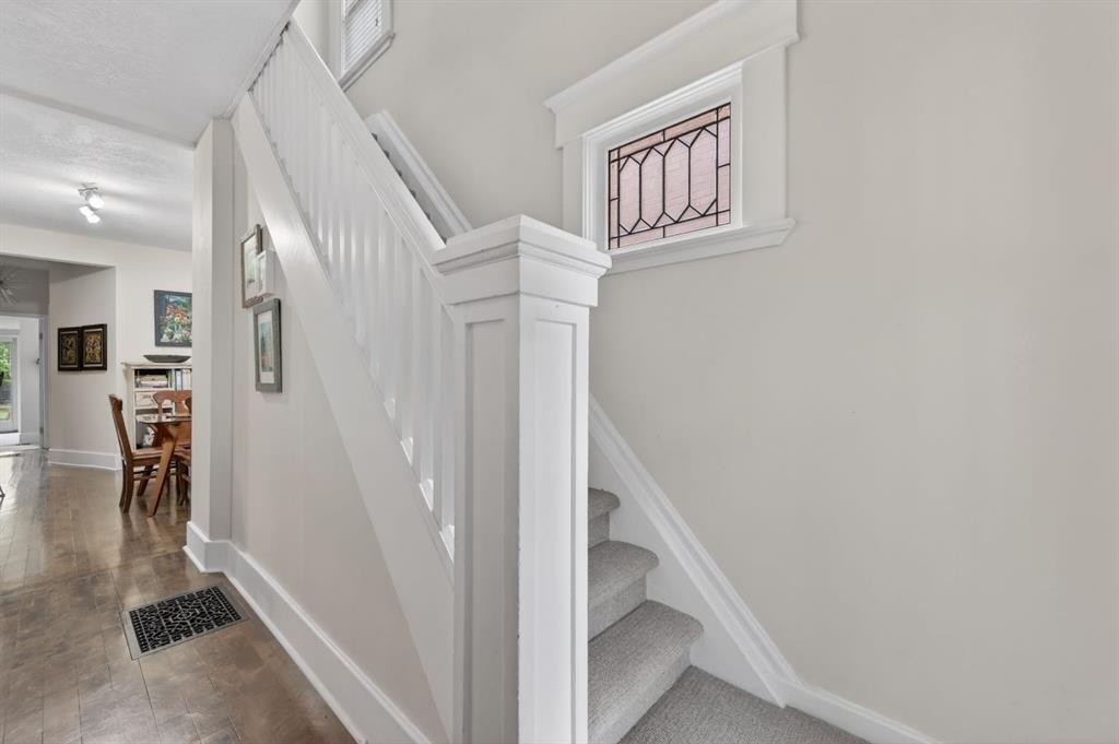 447 Marsh Road Ne, Calgary, AB - Indoor Photo Showing Other Room